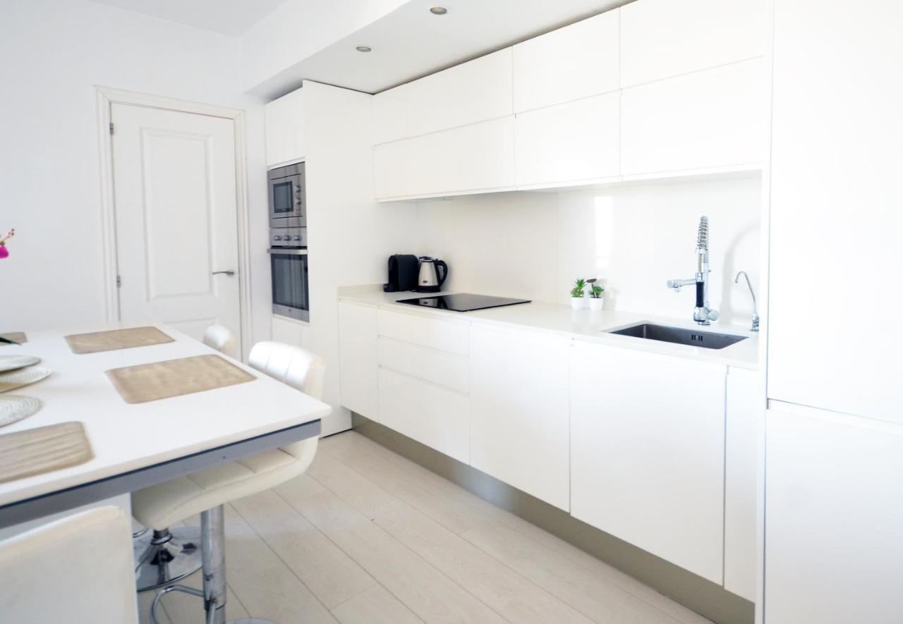 Modern Apartment In Valencia Buitenkant foto