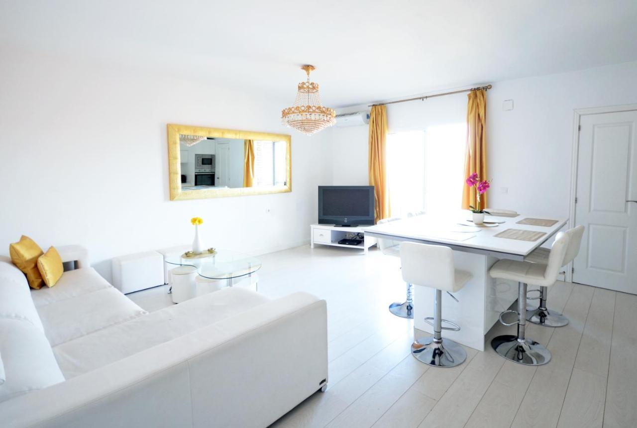Modern Apartment In Valencia Buitenkant foto