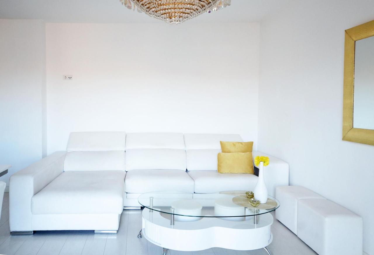 Modern Apartment In Valencia Buitenkant foto
