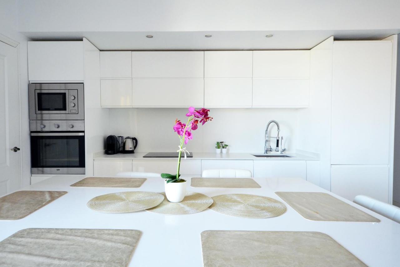 Modern Apartment In Valencia Buitenkant foto