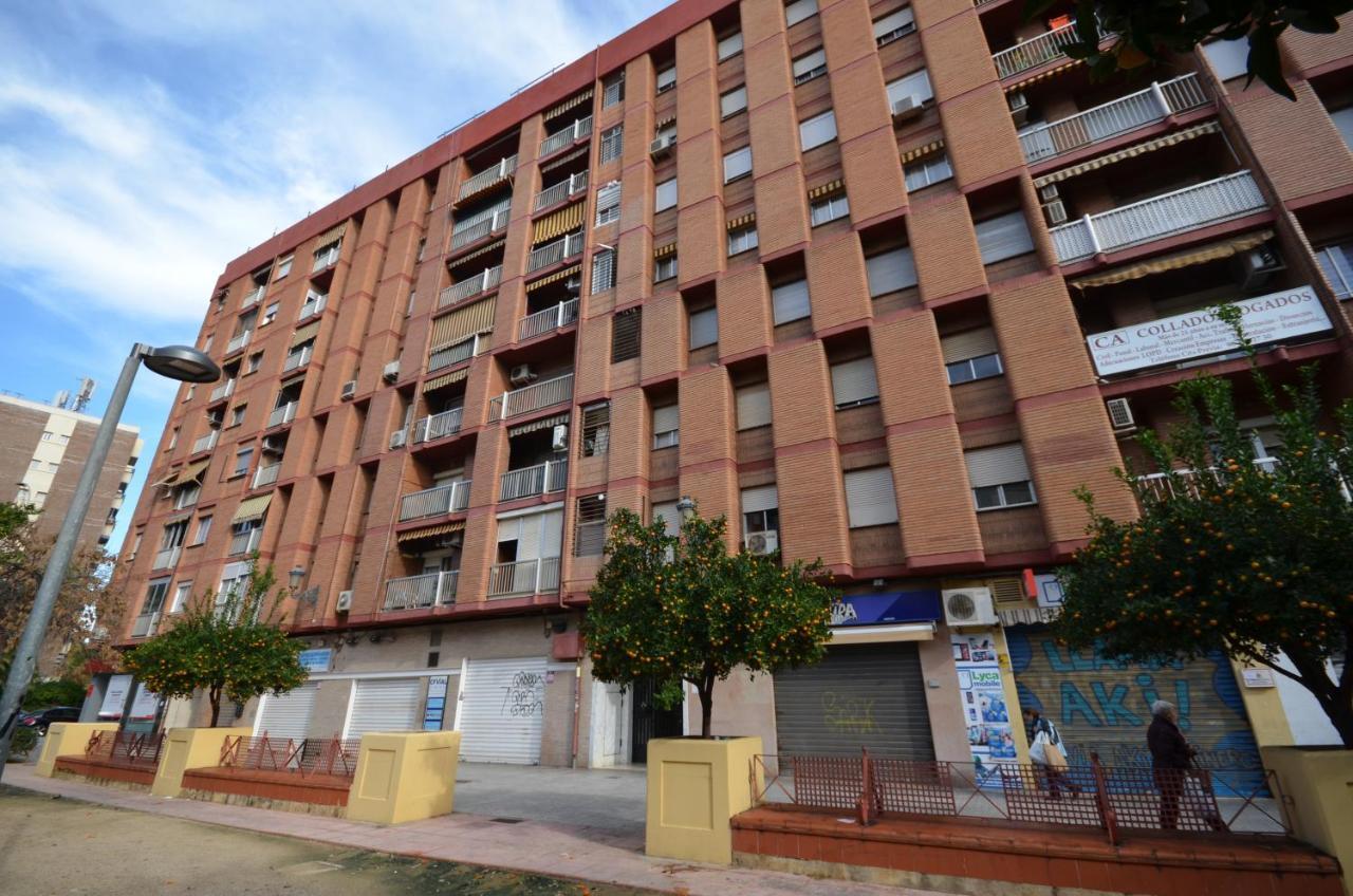 Modern Apartment In Valencia Buitenkant foto