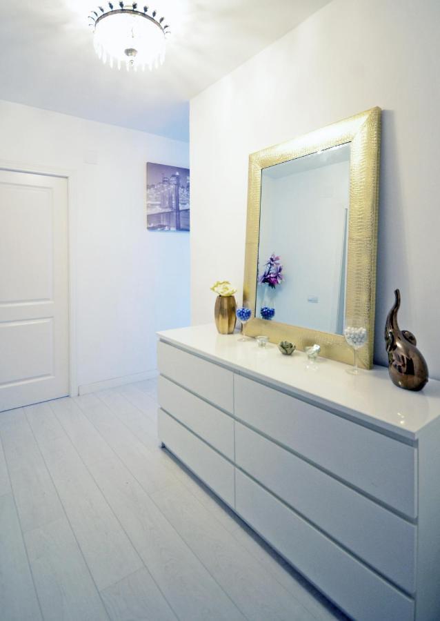 Modern Apartment In Valencia Buitenkant foto