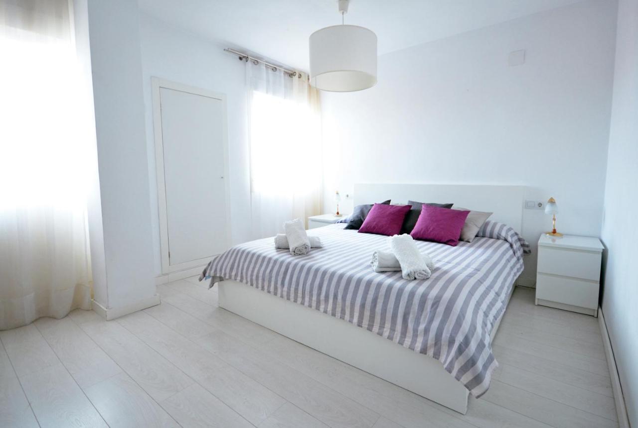 Modern Apartment In Valencia Buitenkant foto