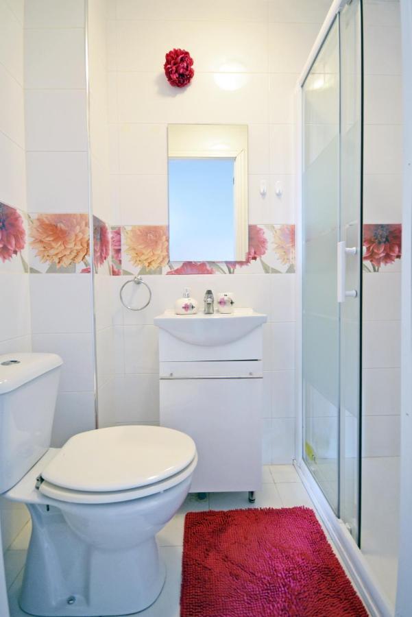 Modern Apartment In Valencia Buitenkant foto