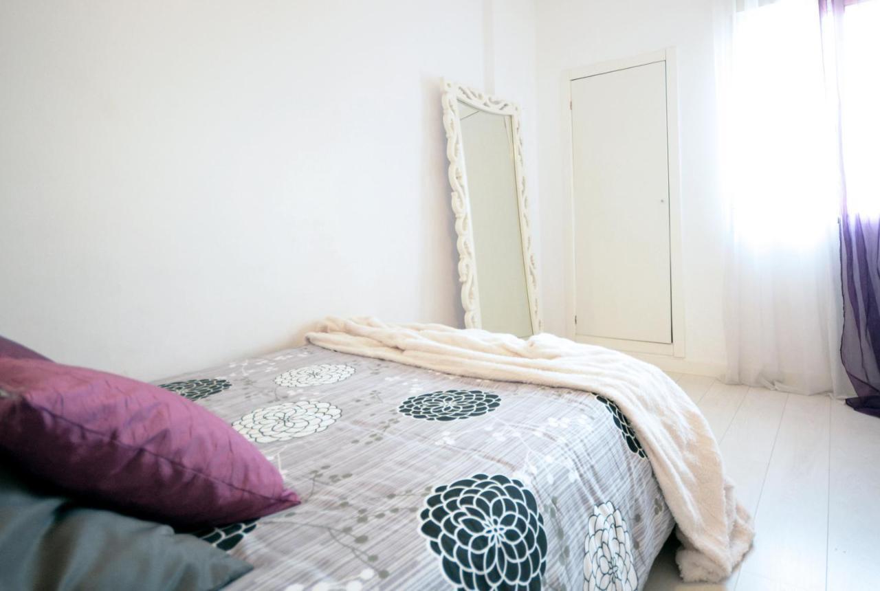 Modern Apartment In Valencia Buitenkant foto